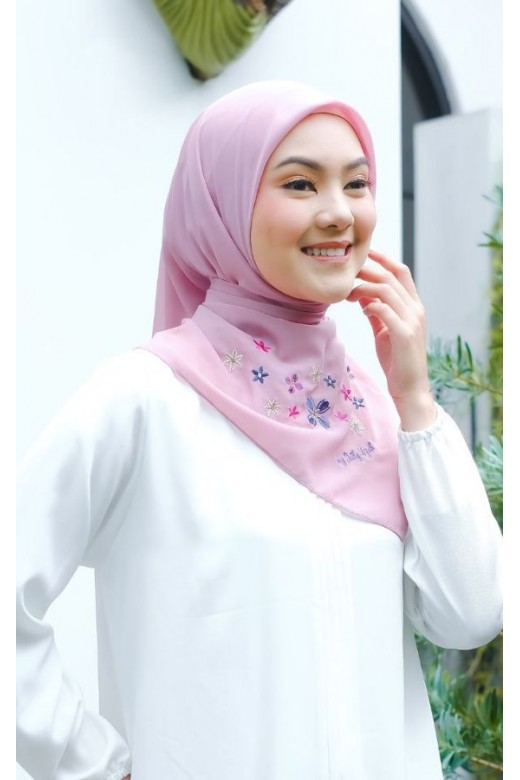 Hijab Segi 4 Azzura Embroirdery Dusty Pink